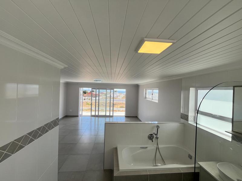 4 Bedroom Property for Sale in Da Gama Bay Western Cape